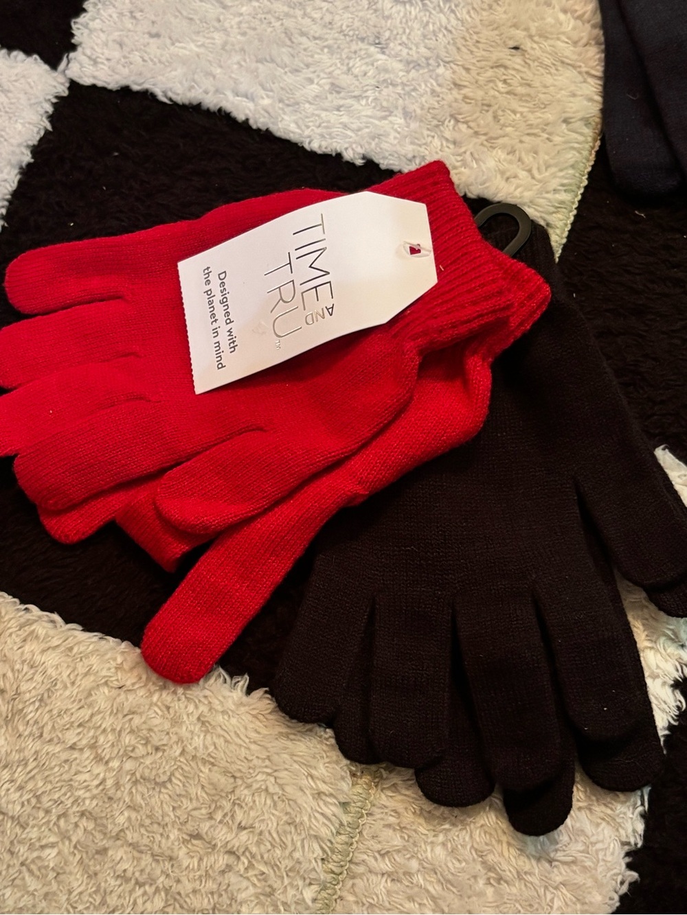 Time and Tru Red and Black Knit Gloves Set